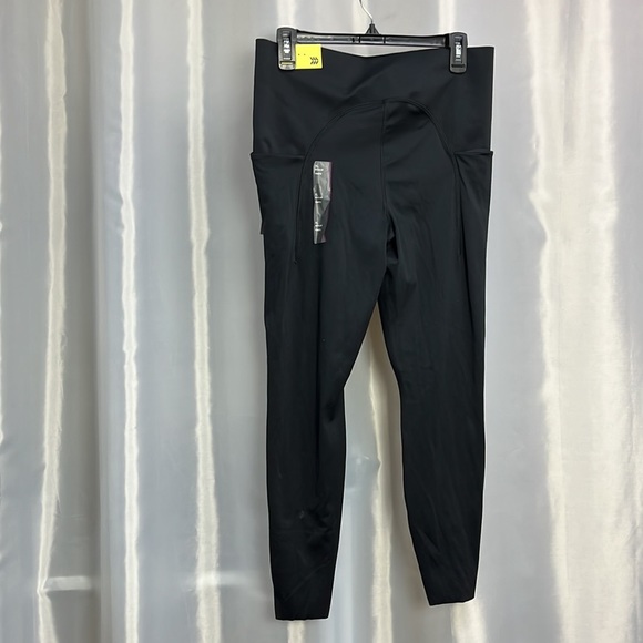 All in motion, high-rise leggings. 1310 - Picture 3 of 10